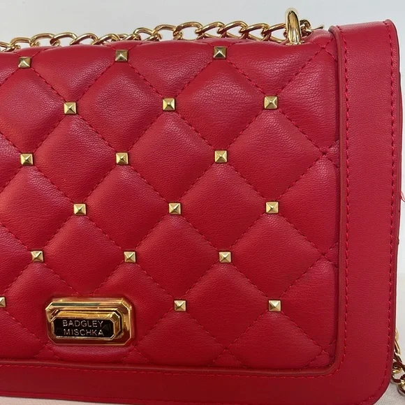 LIKE NEW RED BADGLEY MISCHKA GOLD STUDDED QUILTED CROSSBODY OR SHOULDER BAG - Picture 4 of 12